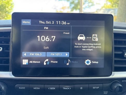 Certified 2022 Hyundai Venue SEL image 24