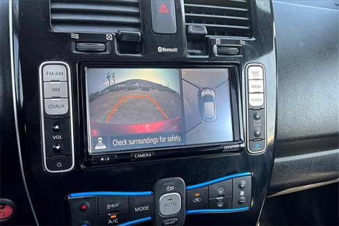 Used 2014 Nissan Leaf SL w/ Premium Package image 23