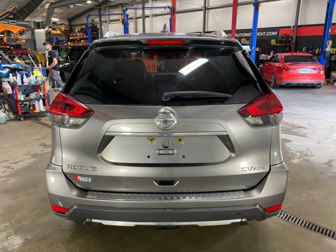 Used 2018 Nissan Rogue SV w/ Premium Package image 8
