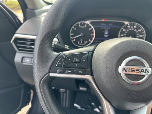 Used 2022 Nissan Altima 2.5 SV image 18