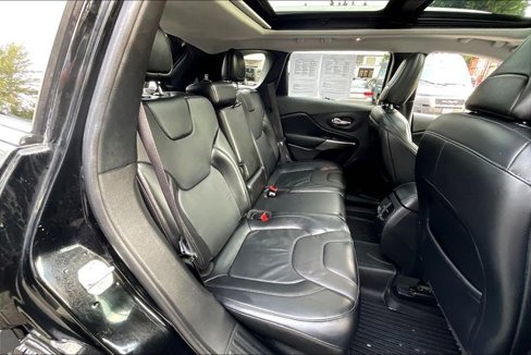 Used 2020 Jeep Cherokee Limited w/ Technology Group image 24