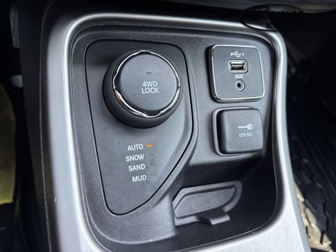 Used 2021 Jeep Compass Latitude w/ Convenience Group image 19
