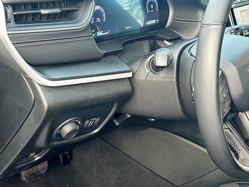 Used 2023 Jeep Grand Cherokee L Laredo image 11