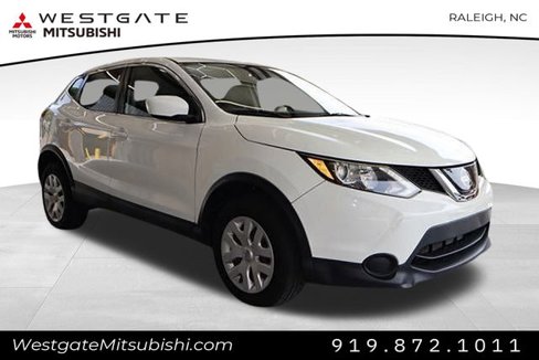 Used 2019 Nissan Rogue Sport S image 1