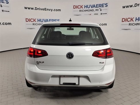 Used 2016 Volkswagen Golf SE image 6