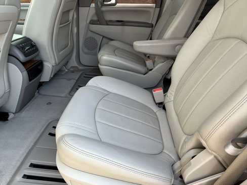 Used 2010 Buick Enclave CXL w/ Trailering Provision Package image 14