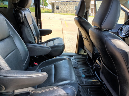 Used 2017 Toyota Sienna SE image 14