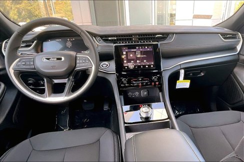 New 2025 Jeep Grand Cherokee Laredo X image 15
