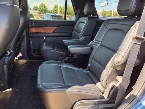 Used 2019 Lincoln Navigator Select w/ Technology Package image 18