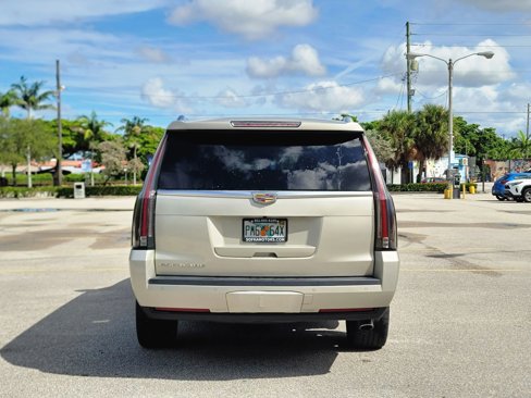 Used 2016 Cadillac Escalade ESV Luxury image 6