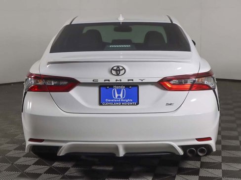 Used 2022 Toyota Camry SE image 10
