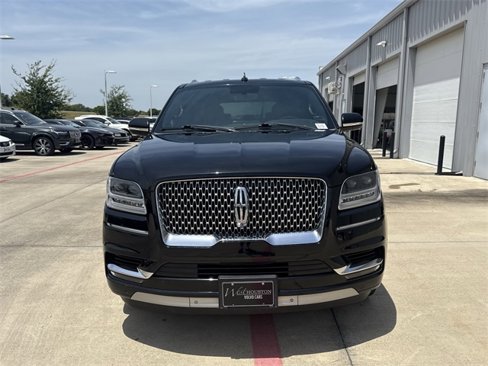Used 2018 Lincoln Navigator Select image 2