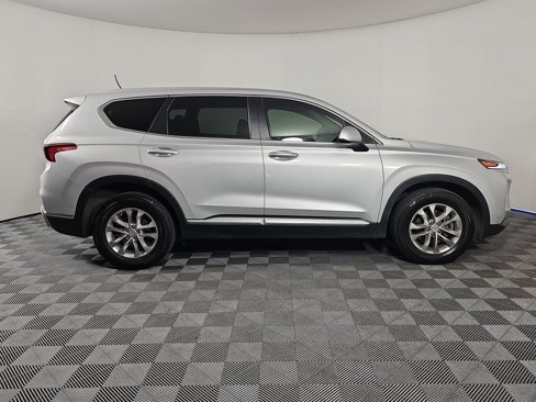 Used 2019 Hyundai Santa Fe SE image 7