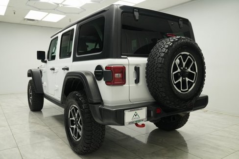 Used 2024 Jeep Wrangler Unlimited Rubicon image 8