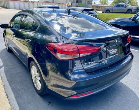 Used 2017 Kia Forte S image 5