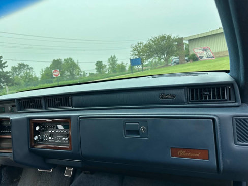 Used 1992 Cadillac Fleetwood Sedan image 21