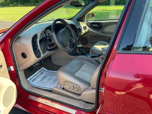Used 2005 Pontiac Bonneville GXP image 25