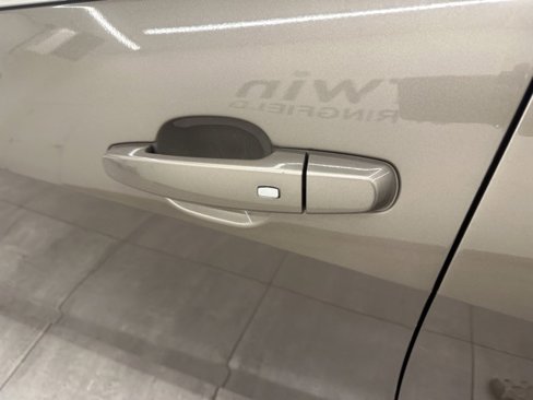 Used 2020 Chevrolet Malibu LT image 17