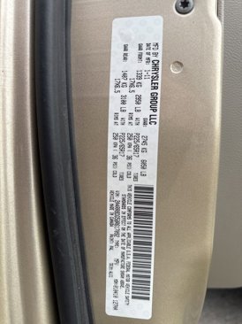Used 2011 Chrysler Town & Country Touring-L image 31