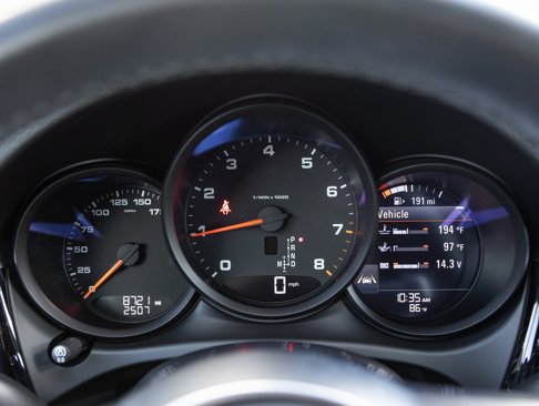 Certified 2021 Porsche Macan image 14