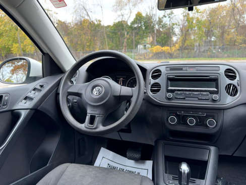 Used 2012 Volkswagen Tiguan S image 38