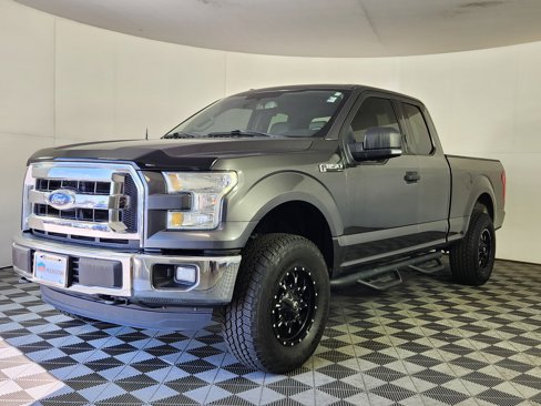 Used 2015 Ford F150 XLT w/ Equipment Group 301A Mid image 3