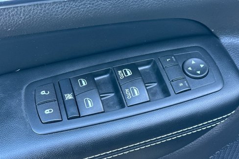Used 2015 Jeep Grand Cherokee Limited image 12