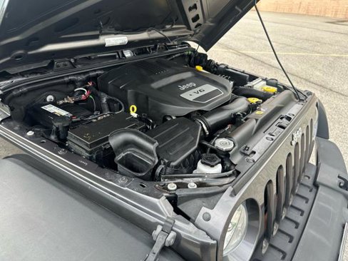 Used 2017 Jeep Wrangler Sport image 37