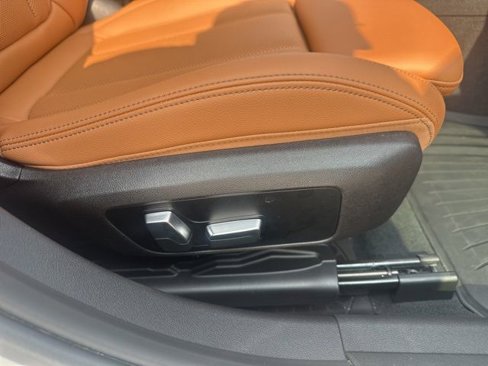 Used 2023 BMW 330i xDrive Sedan w/ Premium Package image 15