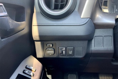 Used 2018 Toyota RAV4 LE image 36