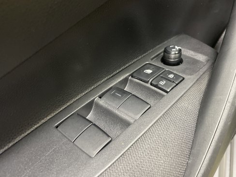 Used 2020 Toyota Corolla LE image 15