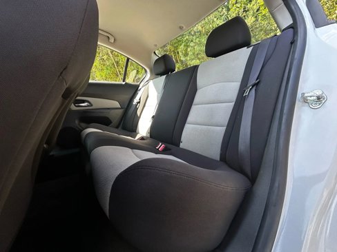 Used 2015 Chevrolet Cruze LS image 24