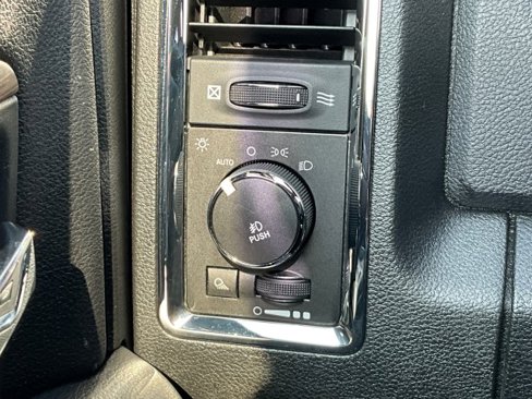 Used 2013 RAM 1500 Laramie w/ Convenience Group image 15