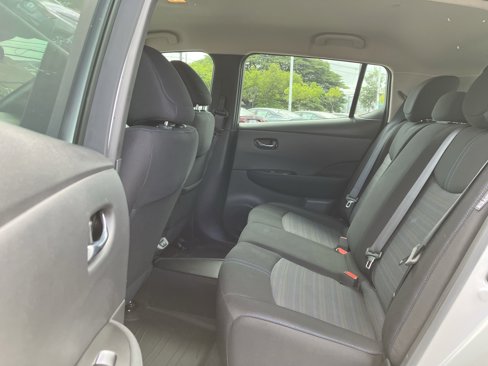 Certified 2022 Nissan Leaf S image 9