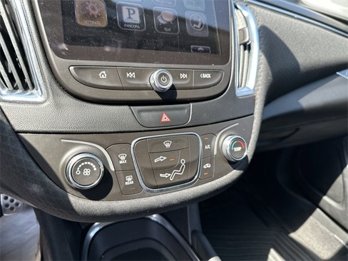 Used 2016 Chevrolet Malibu LT image 19