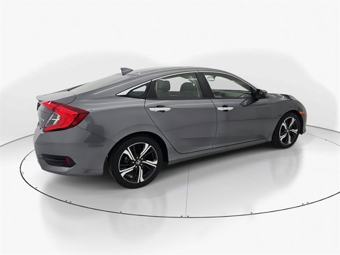 Used 2018 Honda Civic Touring image 5