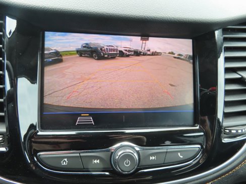 Used 2020 Chevrolet Trax LT w/ LT Convenience Package image 11