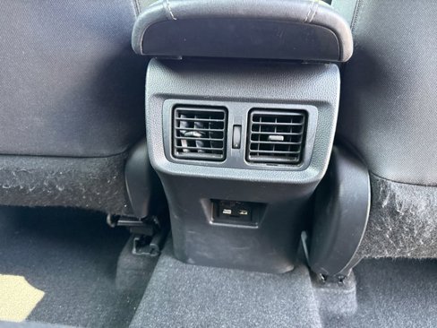 Certified 2022 Toyota Venza LE image 20