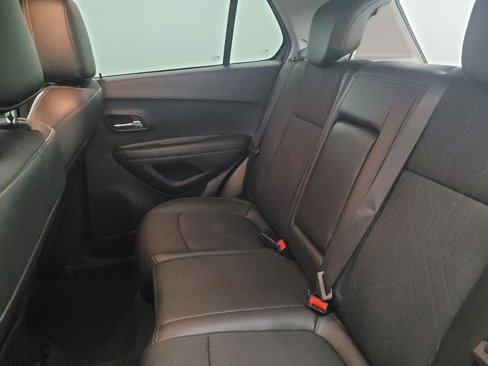Used 2020 Chevrolet Trax LT w/ LT Convenience Package image 18