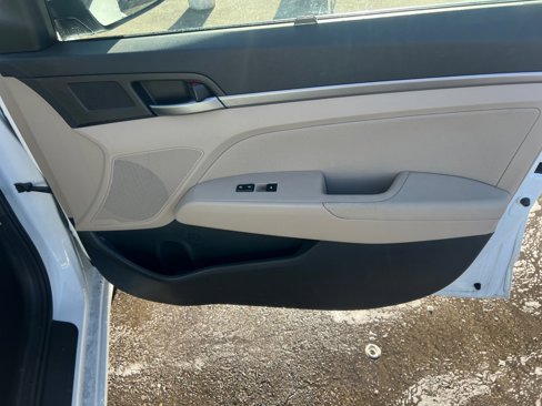 Used 2018 Hyundai Elantra SEL image 17