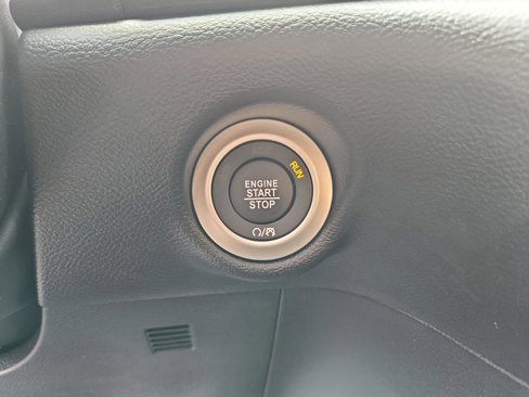 New 2026 Chrysler Voyager LX image 26