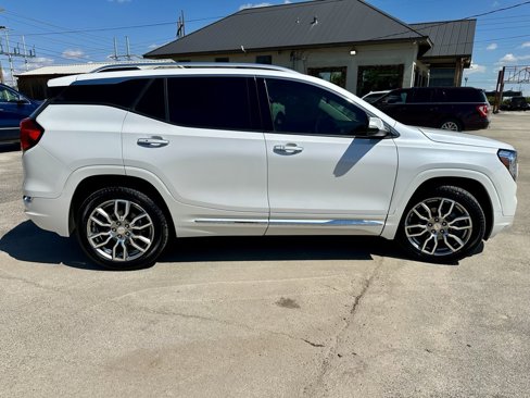 Used 2022 GMC Terrain Denali image 7