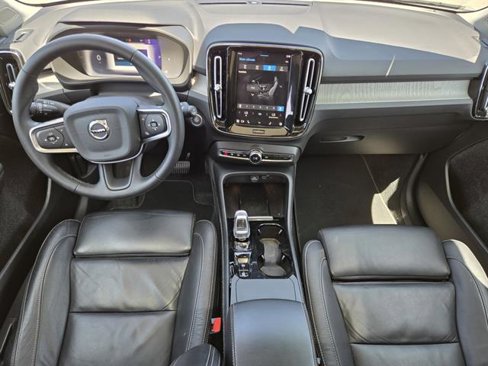Certified 2023 Volvo XC40 B4 Plus image 13