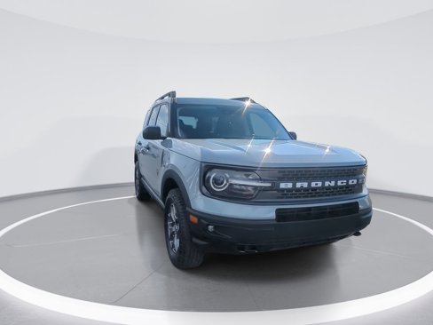 Used 2023 Ford Bronco Sport Badlands image 3