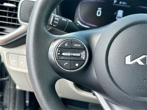 Used 2023 Kia Soul LX w/ LX Technology Package image 23
