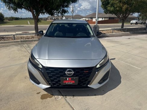 Used 2023 Nissan Altima 2.5 SR image 2