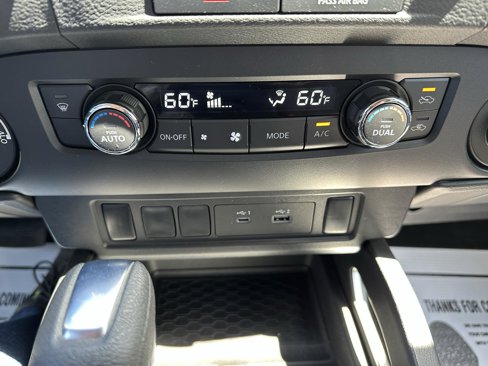 Used 2022 Nissan Frontier SV image 21