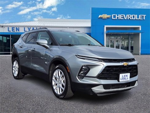Used 2023 Chevrolet Blazer LT image 1