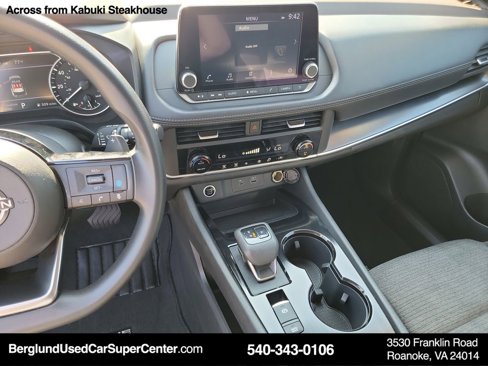 Used 2023 Nissan Rogue SV image 34