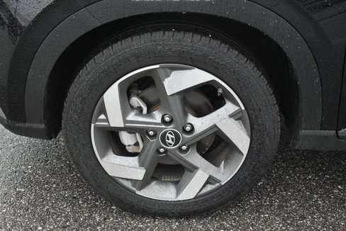 Used 2024 Hyundai Venue SEL image 10